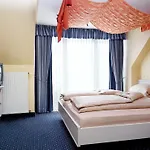 Otel Hotel-hofbraeu Am Stadtring 4*