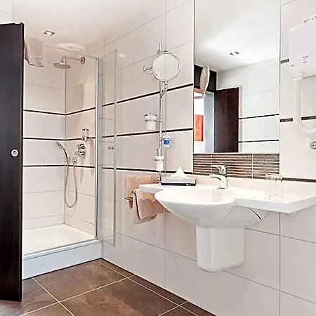 Hotel Hotel-hofbraeu Am Stadtring 4*